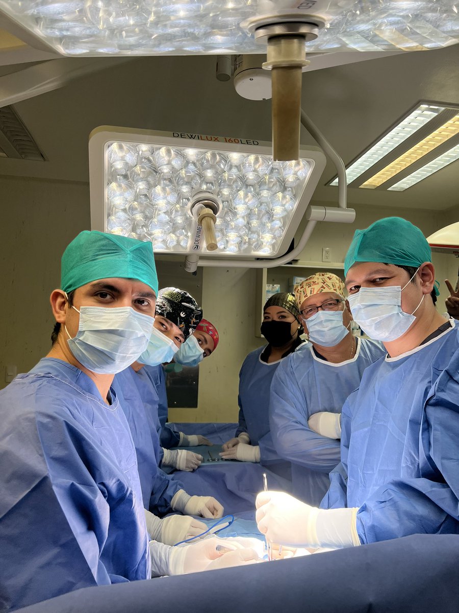 DrJAVazquez's tweet photo. Enseñemos a nuestros Rs que mínimamente invasivo no siempre es igual a laparoscopía y que #LaParedImporta #SoMe4Surgery #SoME4IQLatAm #surgicalmentor https://t.co/aeqRNq7ZzF