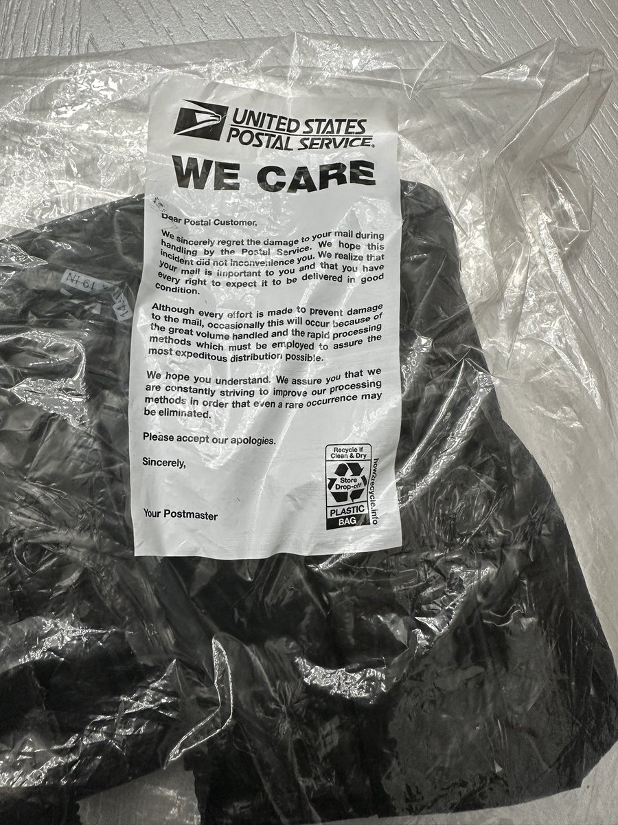 aitch66's tweet photo. @USPS @USPSHelp #USPS #Orlandomail #stolenmail #FullViolencemerch #UFCmerchandise 
How is this allowed to happen? Who are you employing that rips open packages and steals the contents? £200 lost and a massive headache now trying to sort it out. 😡😡😡 https://t.co/hQPNF9ICa6