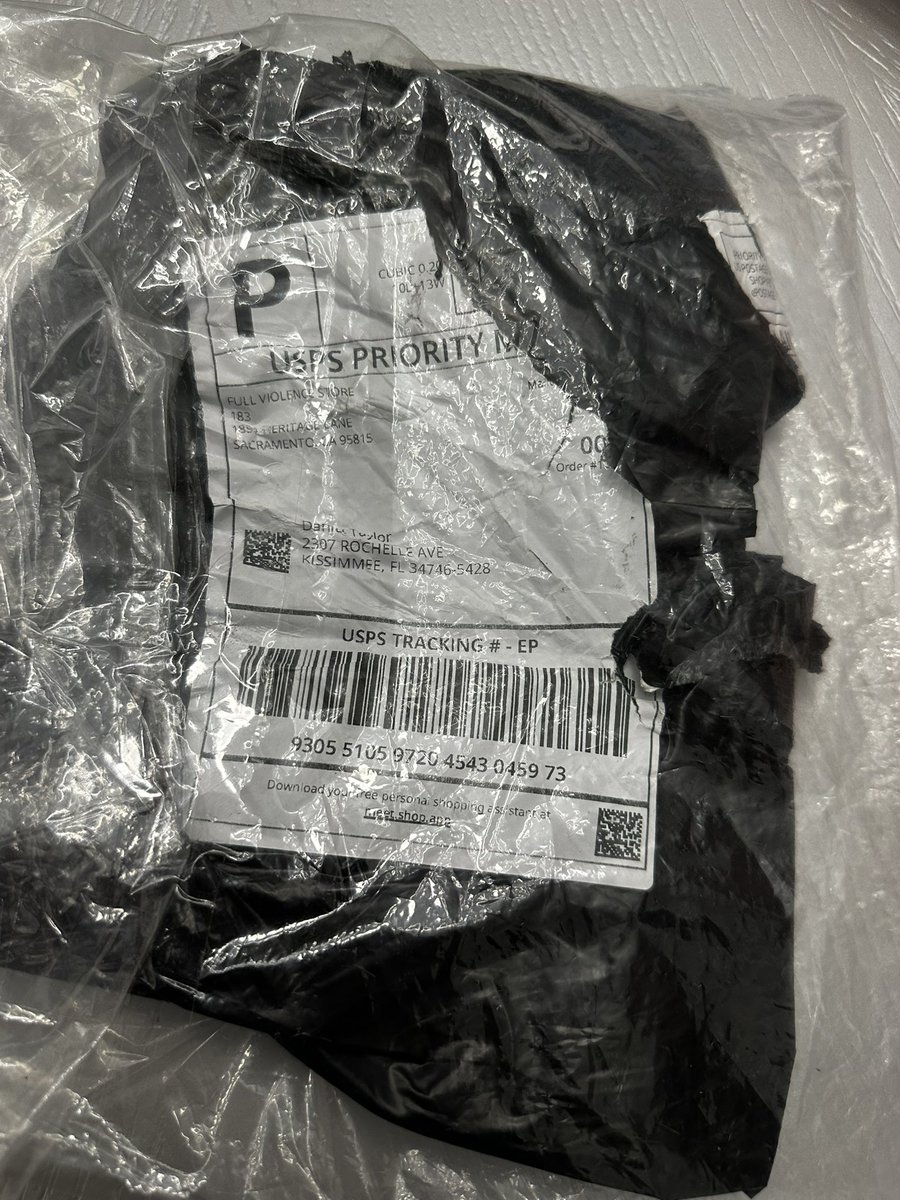 aitch66's tweet photo. @USPS @USPSHelp #USPS #Orlandomail #stolenmail #FullViolencemerch #UFCmerchandise 
How is this allowed to happen? Who are you employing that rips open packages and steals the contents? £200 lost and a massive headache now trying to sort it out. 😡😡😡 https://t.co/hQPNF9ICa6