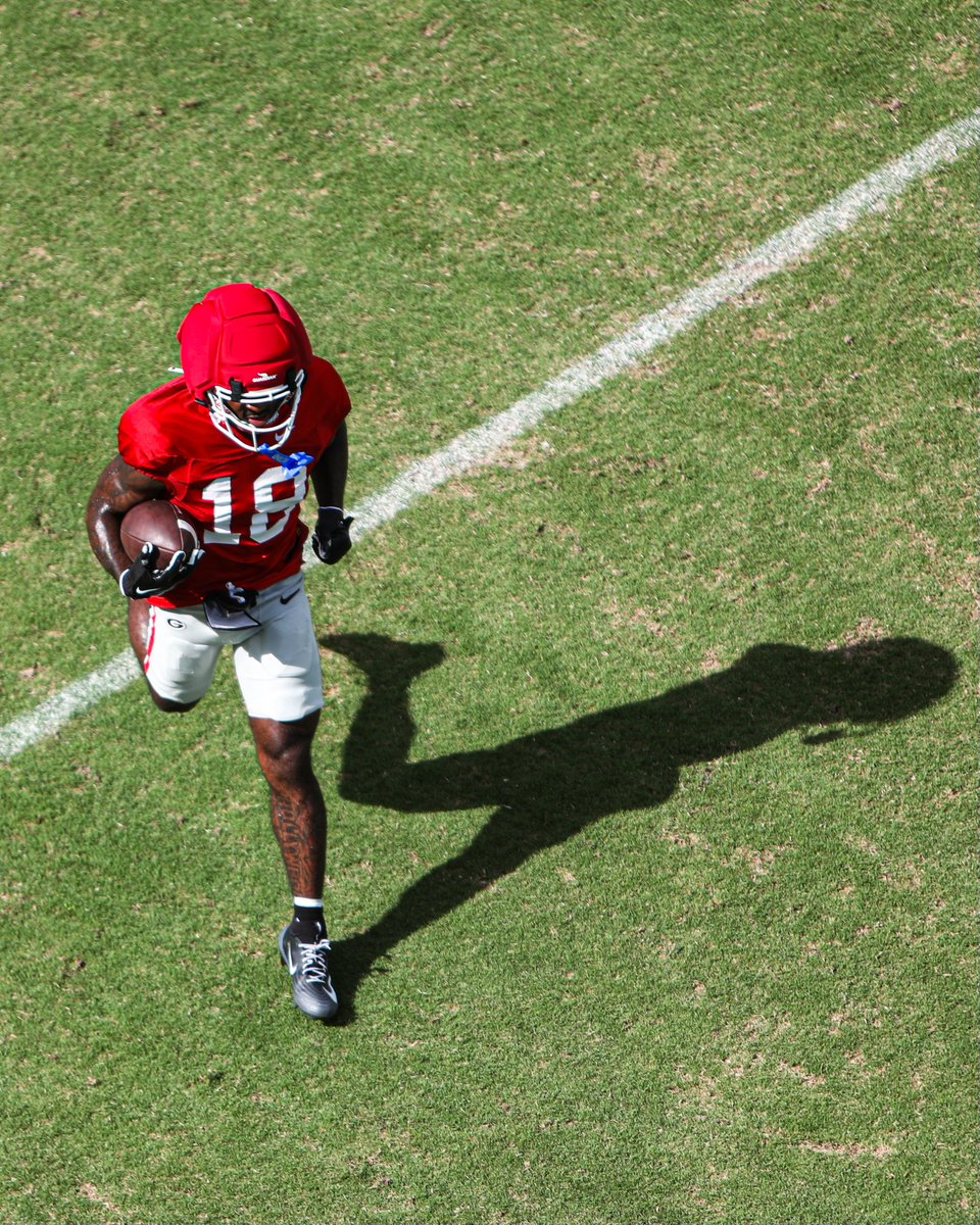 GeorgiaFootball's tweet photo. Almost time to hunt.

#GoDawgs https://t.co/aXKz18UWS1