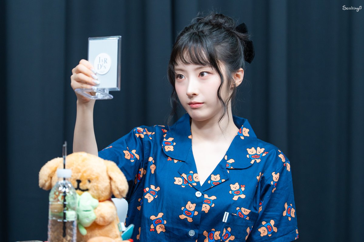 Seulring0818's tweet photo. 조하슬 내가 낳을걸...
250810 팬사인회 하슬

#ARTSM #아르테미스 #하슬 #Haseul https://t.co/g8MSLhZJRX