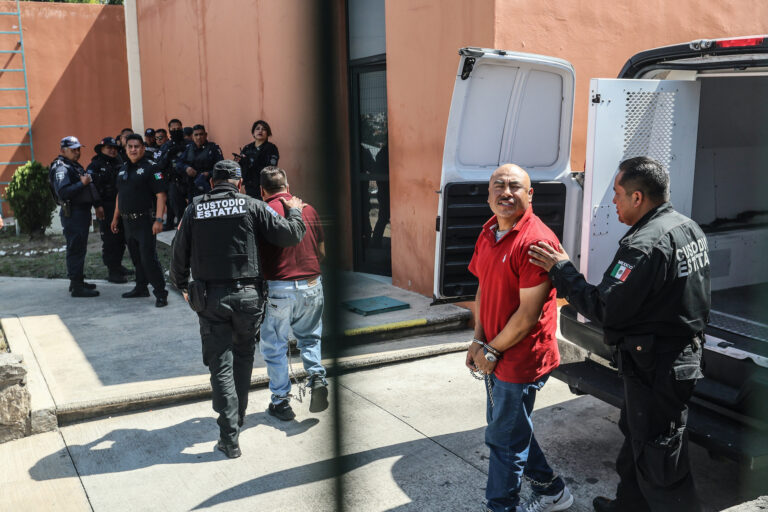 MongabayLatam's tweet photo. 🔎🇲🇽 En México, el defensor Saúl Rosales fue condenado a 20 años por un homicidio que no cometió. Los habitantes de San Pedro Tlalcuapan han realizado diversas acciones para exigir su liberación. En #TierradeResistentes le contamos la historia. https://t.co/etDWp8Kn5w https://t.co/FuTpbq8USS
