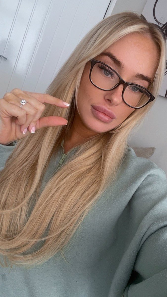 lydia_pocket_'s tweet photo. Good morning losers
So many requests for SPH this morning *🤣🍤
Customs also available all day
Findom cashcow whalesub humanatm bratty domme femdom cashmeet foot cashslave.😈 https://t.co/F4s51GInRB