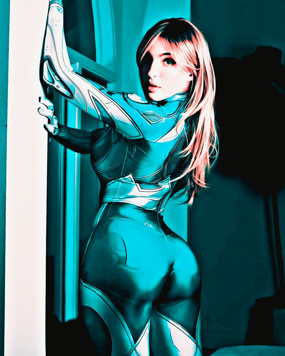 FOURSFEMBOY's tweet photo. ᅠ
The women and men's favorite member of the four. 
ᅠ https://t.co/WThWRBghno