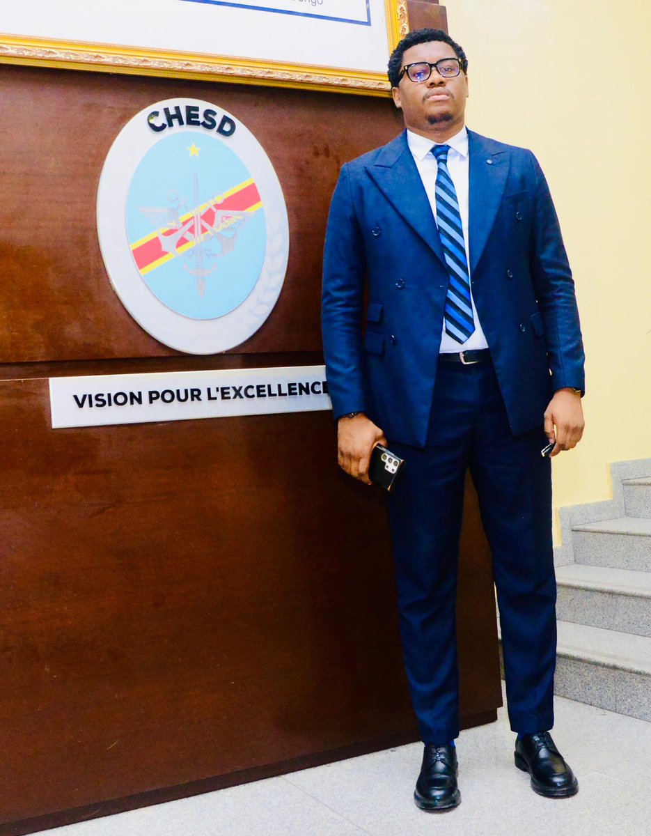 JeanLucMwamba2's tweet photo. 🗓️Mémento Juillet 2025 : Deux dates

📚 15 juillet: soutenance de mon mémoire au CHESD portant sur une analyse géostratégique de la CEEAC.

🎓 30 juillet: cérémonie de graduation (CHESD/SS8) à Kinshasa. 

#CHESD #CEEAC #Stratégie #Défense https://t.co/e1IUI2Qt9Q