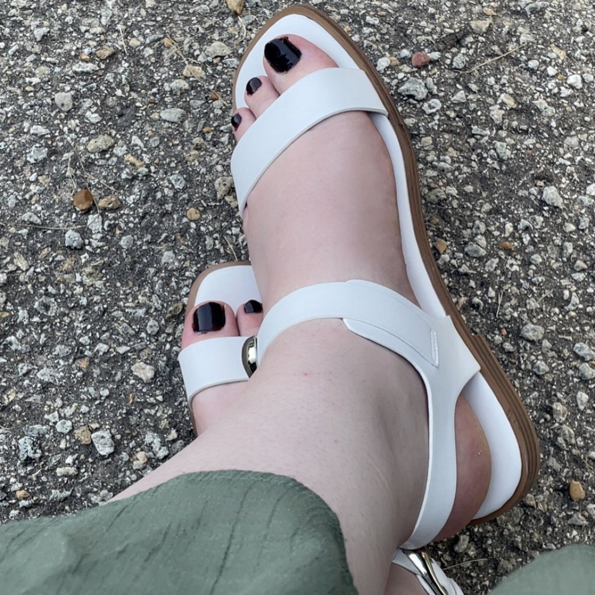 bbssoles's tweet photo. Rough day at work. Too much walking around https://t.co/Gue1hxR2rq