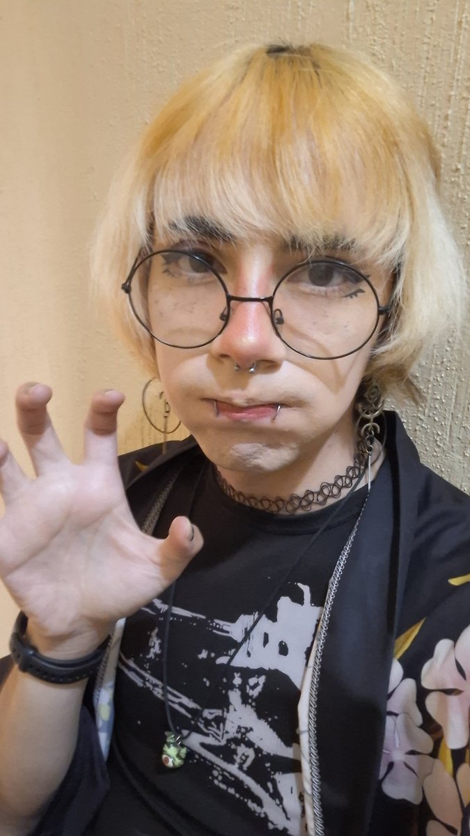 Esperando cita con la psicóloga 💫
