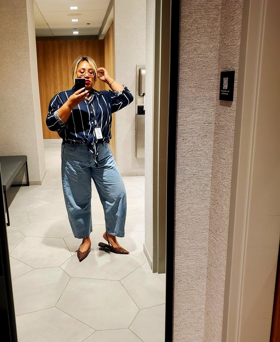aBuggslyfe's tweet photo. Work OOTD https://t.co/47pTDWOZd9