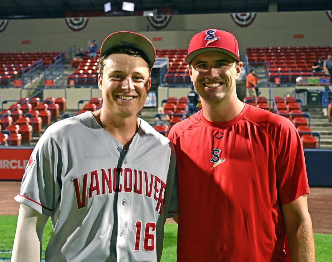 PR927FM's tweet photo. PIRATES IN THE PROS 🏴‍☠️: it was a meeting of former @ECUBaseball stars as @cartercunnin and the Vancouver Canadians topped @joshgrosz2 and the Spokane Indians earlier this week.
📸 Spokane Indians https://t.co/flfZvHf4p0