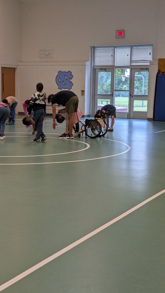 schoenfeld_abby's tweet photo. I spy with my little 👀 something inclusive! Mr. Grant back again with cc integration. During stretches he has students skip counting and does so all while doing what he can to make students feel welcomed and able. #schoenfeldshowntell @PrincipalArtis @oanderson2016 @EastGarnerES https://t.co/erEIy1w0hv