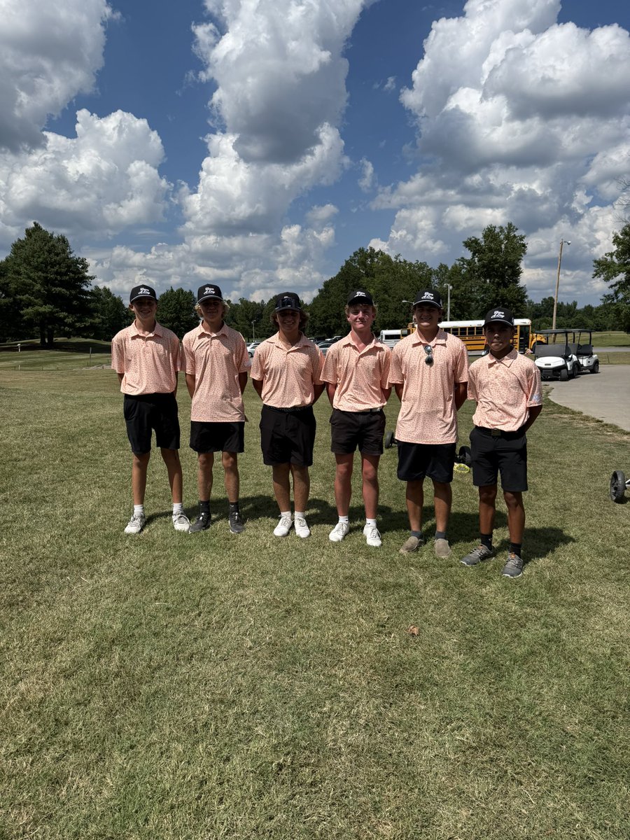 Zekelight20's tweet photo. First match of the season, first win on the season. BreezyGolf gear could be the difference @RobbyBerger @FatPerez33 @Cutsysays https://t.co/Vp5GFfq8bo