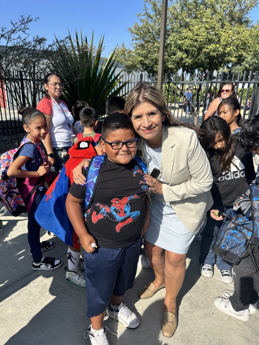 Norma E. Martinez (@centraliasup) on Twitter photo Special THANKS to our good friends from United Way and their sponsoring company! Your donation of backpacks to all <a href="/db_dolphins/">Hugo Rios, Principal</a> in our #ELOP program was fantastic! <a href="/CentraliaESD/">Centralia Elementary School District</a> is so pleased with your generosity and kindness toward our Dolphins!! Special THANKS to our good friends from United Way and their sponsoring company! Your donation of backpacks to all <a href="/db_dolphins/">Hugo Rios, Principal</a> in our #ELOP program was fantastic! <a href="/CentraliaESD/">Centralia Elementary School District</a> is so pleased with your generosity and kindness toward our Dolphins!!