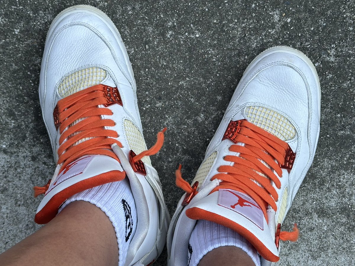 nobuwalkon's tweet image. #buzzricksons
#nike

GOLD TIGER PATTERNS SHORTS

AJ4 metallic orange