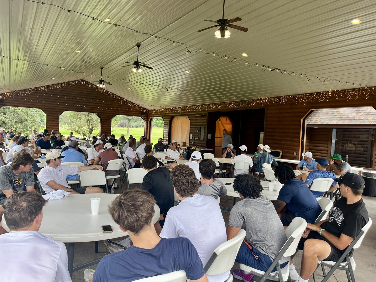 Zach Malvik tweet media