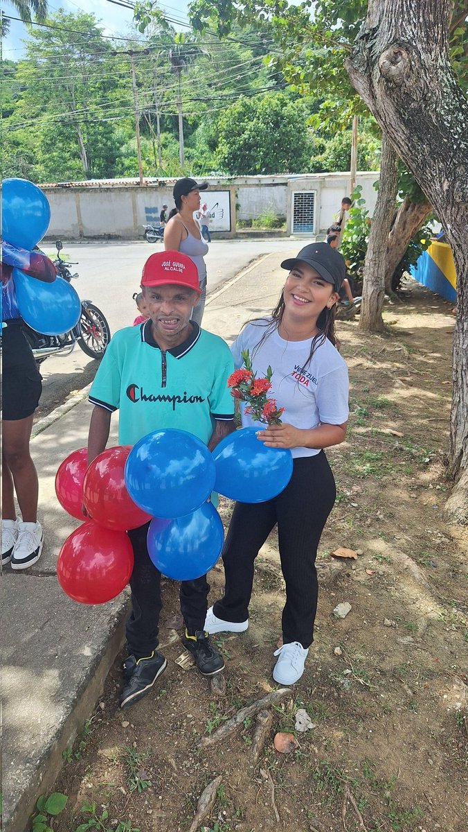 LaRosa_Yuvi's tweet photo. Personas especiales  y llenas del amor mas Sano del Mundo 🥰 Dios bendiga  tu vida https://t.co/J1WZl6ZcIo