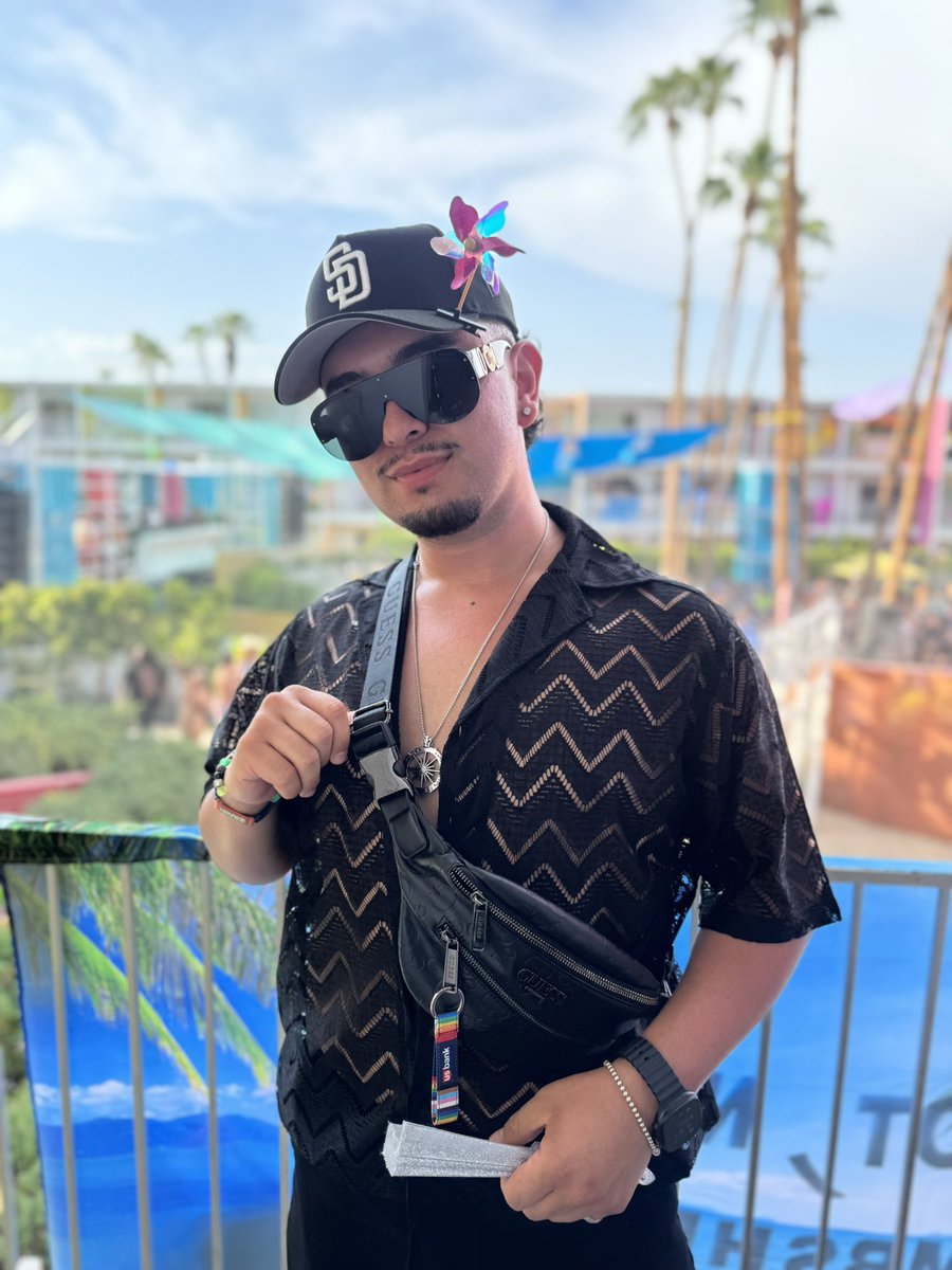 serg_iniguez's tweet photo. Splash House 2025 💦 https://t.co/x2CkgfKVsV