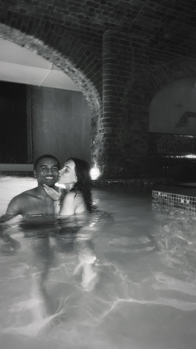 AnaiaJonas's tweet photo. The best time with you! X https://t.co/RvQPUuvfku