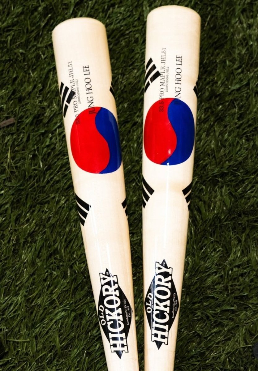 SF_hoo's tweet photo. 정후 태극기 배트 🇰🇷 https://t.co/PagnFQYlw5