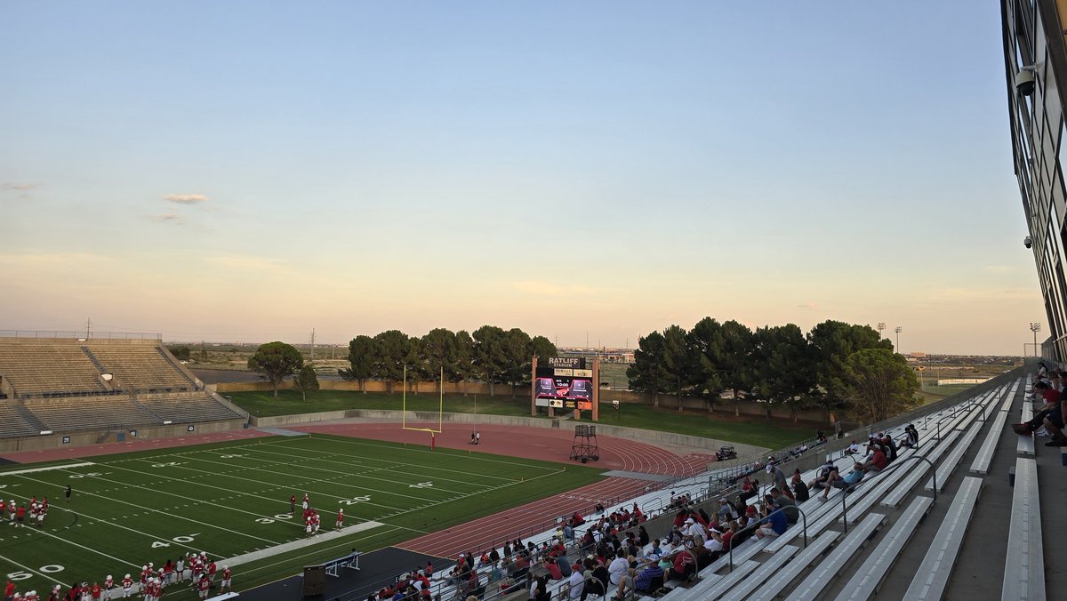 A little bit warm still but a nice breeze is making the evening comfortable at Ratliff Stadium.

Here is hoping Odessa High has a good year...all except for only one game.  Yall know what that is. 😁

#txhsfb