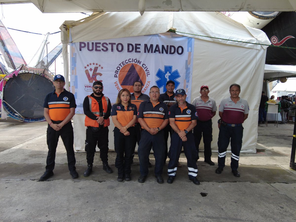 evelyn_parraA's tweet photo. 🛡️👩🚒 En la #FeriaDeLaTorta2025, la seguridad es primero. El equipo de Protección Civil recorre y supervisa cada puesto para que disfrutes con tranquilidad y en un ambiente seguro. 💛🥪 #VCTrabaja #SeguridadParaTodos #VenYDisfruta https://t.co/nWGmHvKq60