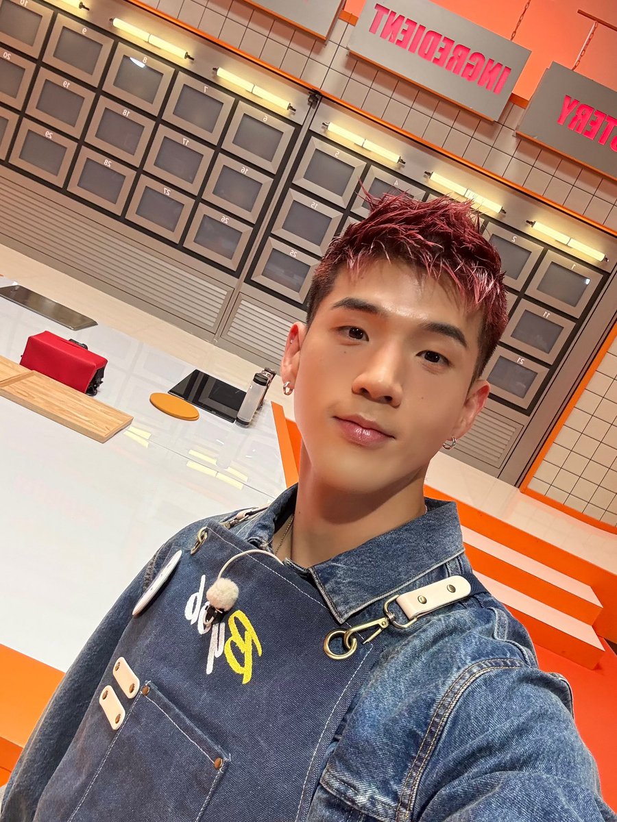 KARD_Official's tweet image. [🎥]
얘들아 템페스트가 분짜 끼여왔대 댓글 예쁘게 달아줘 TEMPEST &amp;amp; Special MC BM | 박준형 &amp;amp; 브라이언 BYOB

🔗 youtu.be/h0UkHKefqY8?si…

#BM #비엠
#KARD #카드
#BYOB @johnmaat_officl