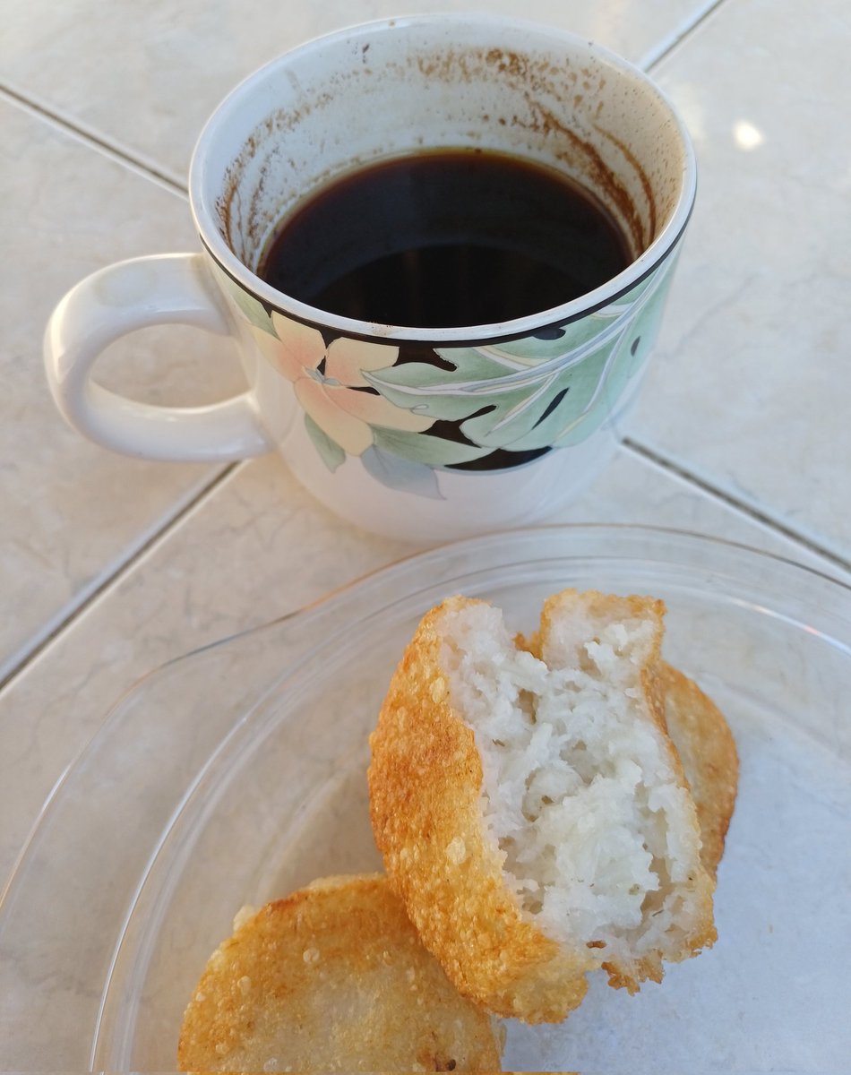 Mekanisasi pembangkrutan-massal-nya terlalu jelas. Direncanakan dan dihitung matang. Disusahkan sebagian besar, disejahterakan sebagian kecil. Alasannya pembangunan, stabilitas, efisiensi, dan bermacam istilah lainnya. Motif utama: penghancuran.

Bertahanlah demi kopi dan uli.