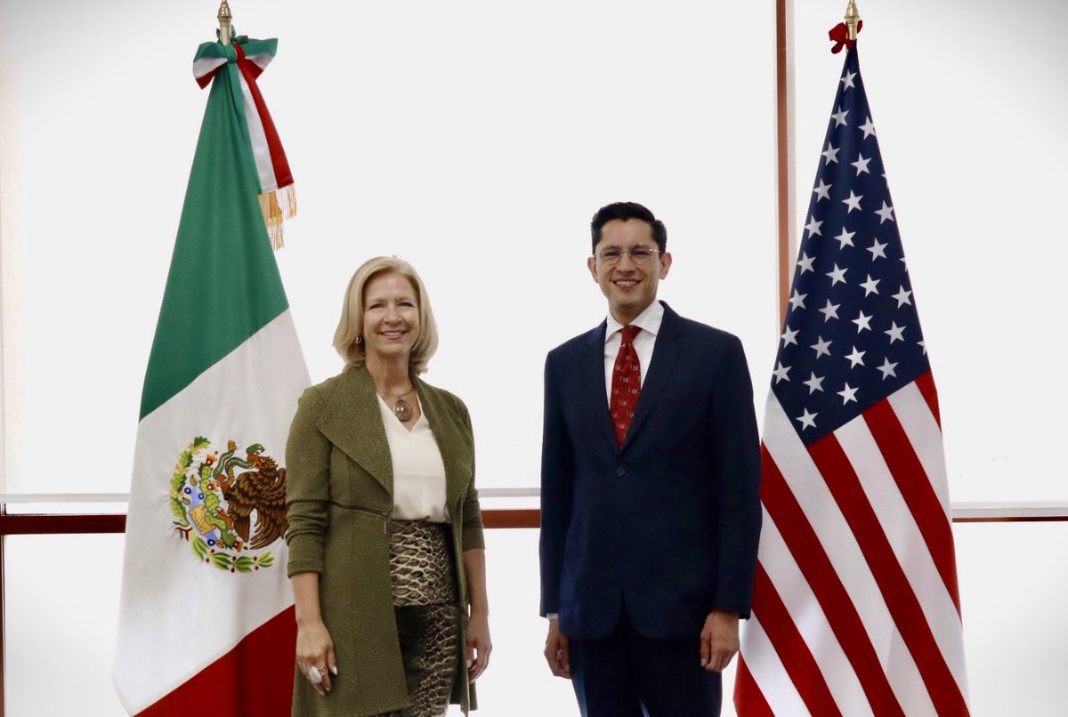 Roberto Velasco Álvarez (@r_velascoa) on Twitter photo Positiva reunión con Katherine Dueholm, subsecretaria principal adjunta para América del Norte de <a href="/StateDept/">Department of State</a>. Basados en la responsabilidad compartida, igualdad soberana, respeto a la integridad territorial y cooperación sin subordinación, trabajamos en favor de nuestros pueblos. Positiva reunión con Katherine Dueholm, subsecretaria principal adjunta para América del Norte de <a href="/StateDept/">Department of State</a>. Basados en la responsabilidad compartida, igualdad soberana, respeto a la integridad territorial y cooperación sin subordinación, trabajamos en favor de nuestros pueblos.