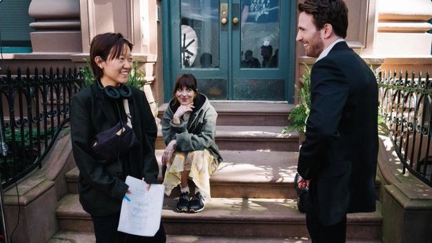 "El mercado de las citas nos convierte en acciones que suben y bajan".  

#Cine: '#Materialistas', la segunda película de una de las directoras 'indies' del momento, incide en la capitalización de la búsqueda del amor. elespanol.com/el-cultural/ci…