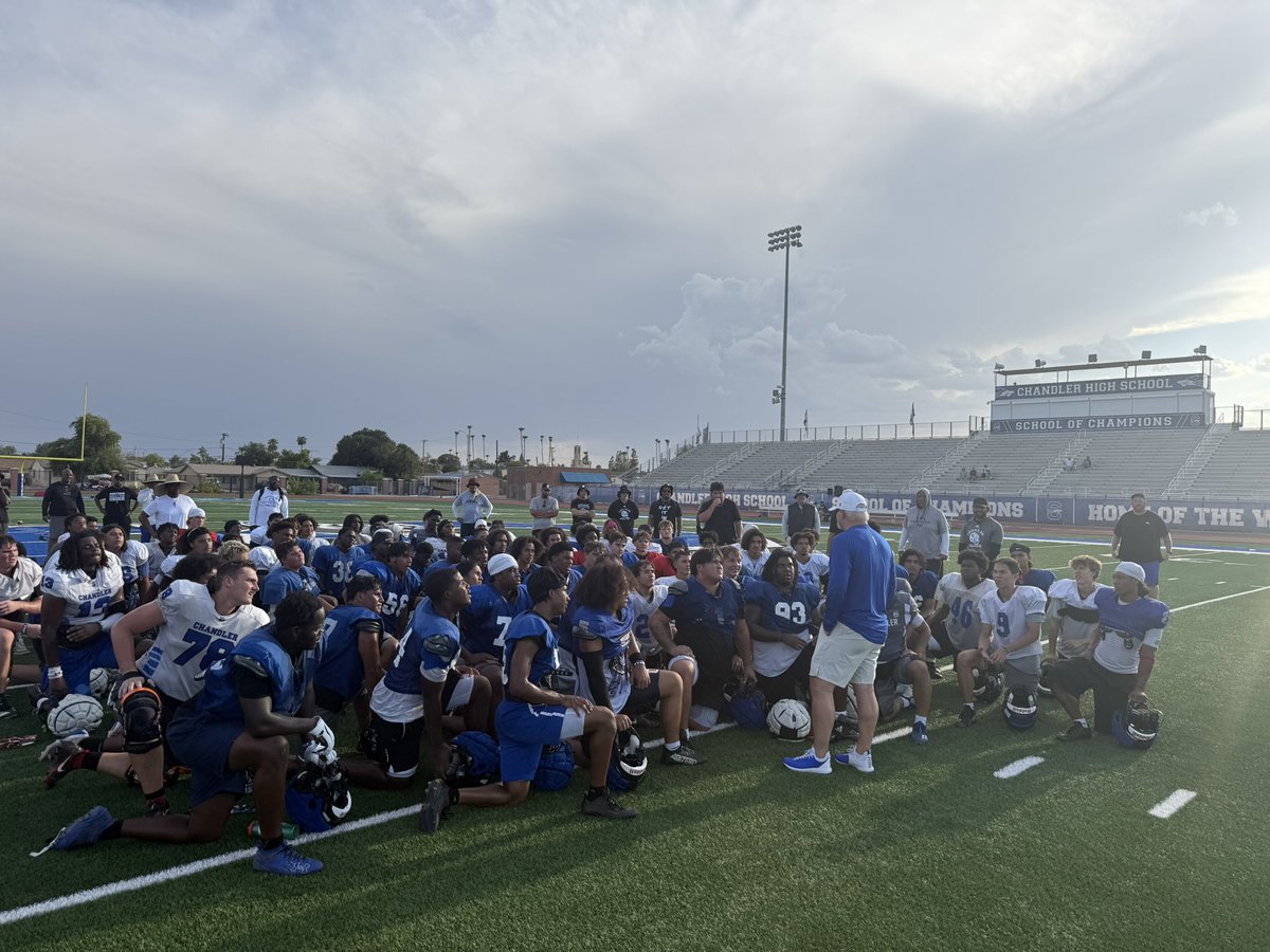 Coach Wiz (@coach_wiz3) on Twitter photo Appreciate <a href="/GarretsonRick/">Coach G</a> coming by practice today #RaisedByWolves 🐺 <a href="/SOC_CHSWOLVES/">Chandler HS Athletics</a> Appreciate <a href="/GarretsonRick/">Coach G</a> coming by practice today #RaisedByWolves 🐺 <a href="/SOC_CHSWOLVES/">Chandler HS Athletics</a>