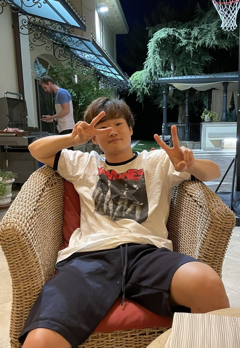 Your driver at your current age okay yep like he hasn't just debuted in F1 for Alphatauri. 😔