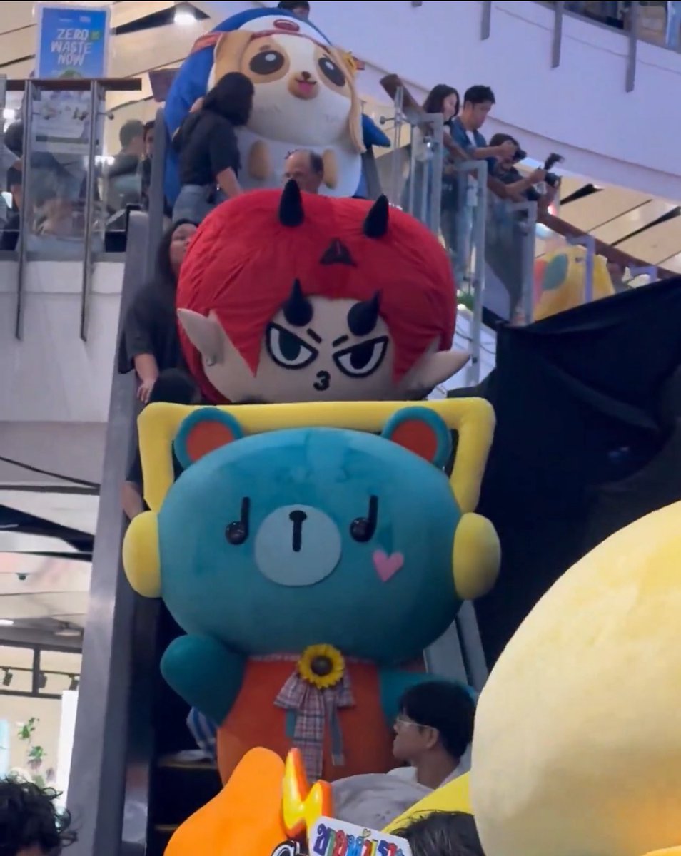 วันนี้กองมีสติหน่อยคุณธีร์คงนั่งดูลูกๆออกงาน
555555555555555555555555555

DOMIIA 1ST EVENT CFT 

#CharacterFestThailandxGMMTV