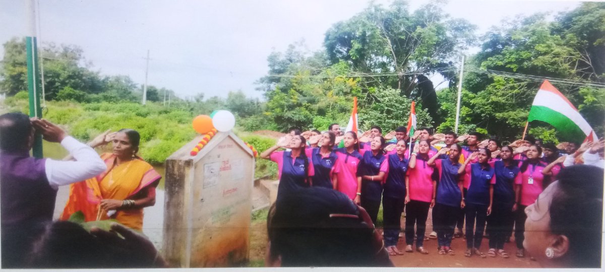 IecTaluk's tweet photo. ಶಿವಮೊಗ್ಗ ಜಿಲ್ಲೆ ಶಿಕಾರಿಪುರ ತಾಲೂಕಿನ ಅಮೃತ ಸರೋವರಗಳ ದಡದ ಮೇಲೆ 79 ನೇ ಸ್ವಾತಂತ್ರ ದಿನಾಚರಣೆಯ ಕಾರ್ಯಕ್ರಮವನ್ನು ಆಚರಿಸಲಾಯಿತು https://t.co/NKmHl2U36m