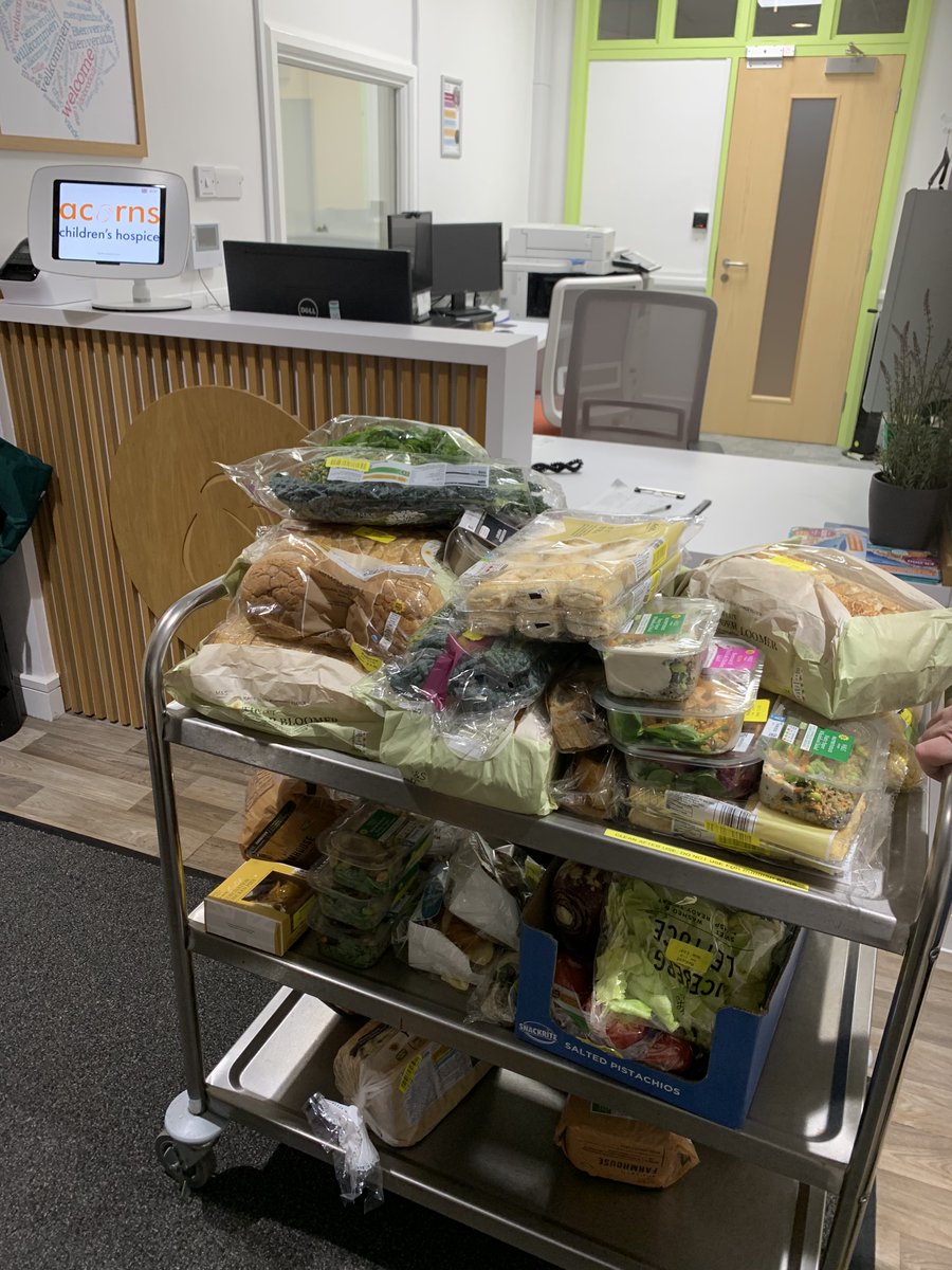 Global warning is real &amp; our efforts to rescue fresh food from ending up in #landfill #landwaste #environment, Delivering to Rivers House , families. Acorn Hospice , emergency workers to help #costoflivingcrisisuk
#volunteeringmatters
#balseimar
#balbirseimar
#letsgetwasupdone