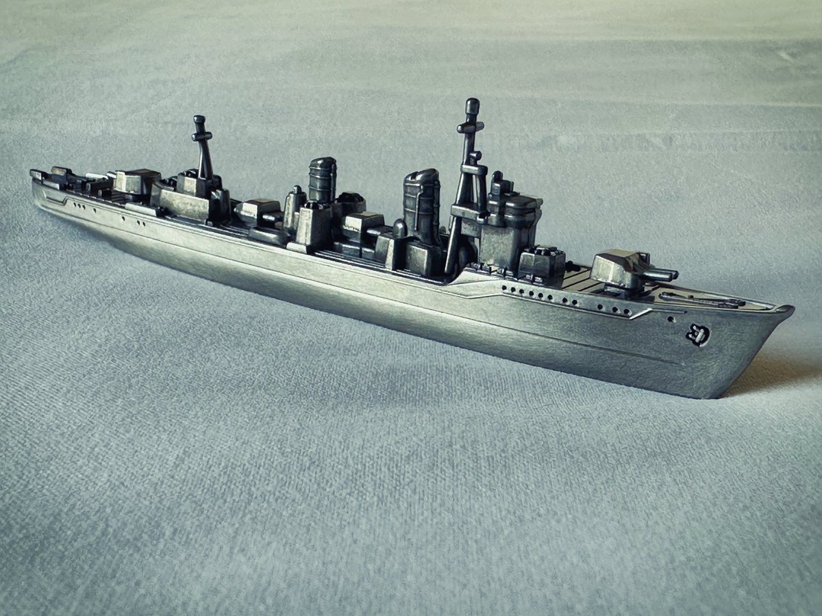 雪風 を観る予定はないが、 #ゴジラ と並べて飾りたいからそのペーパー