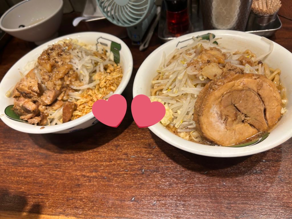 実は昨日まで東京いたよーん
ライブも行ったし過去一まともな東京旅行できたしで満足すぎた！！！！久しぶりに会う仲間とずっと行動しててめっちゃ濃い日になった😄昨日に戻りたい🥺