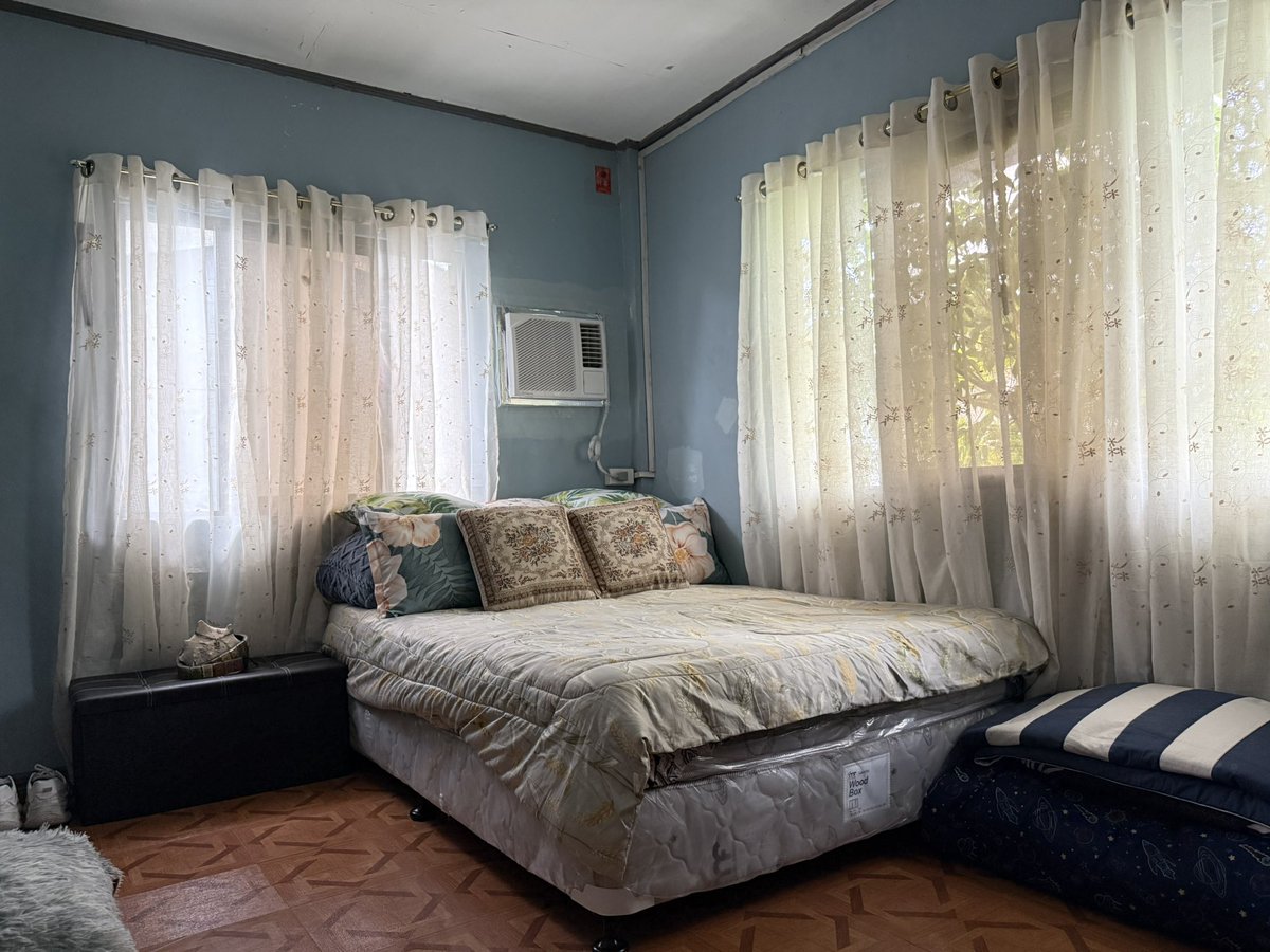 Himos na ta daan kwarto kag change bedsheet kay para bwas mag day off diretso super labada 😅😅😅 Last shift for tonight! 🥰 #changesheets #cleanroom #tgif -#ThankGodItsFriday