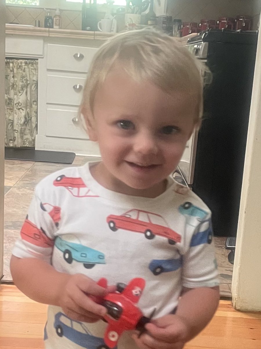 We have a 3rd grader, a 1st grader and a 1 1/2 year old who has no problem just being cute!!🤗🥰