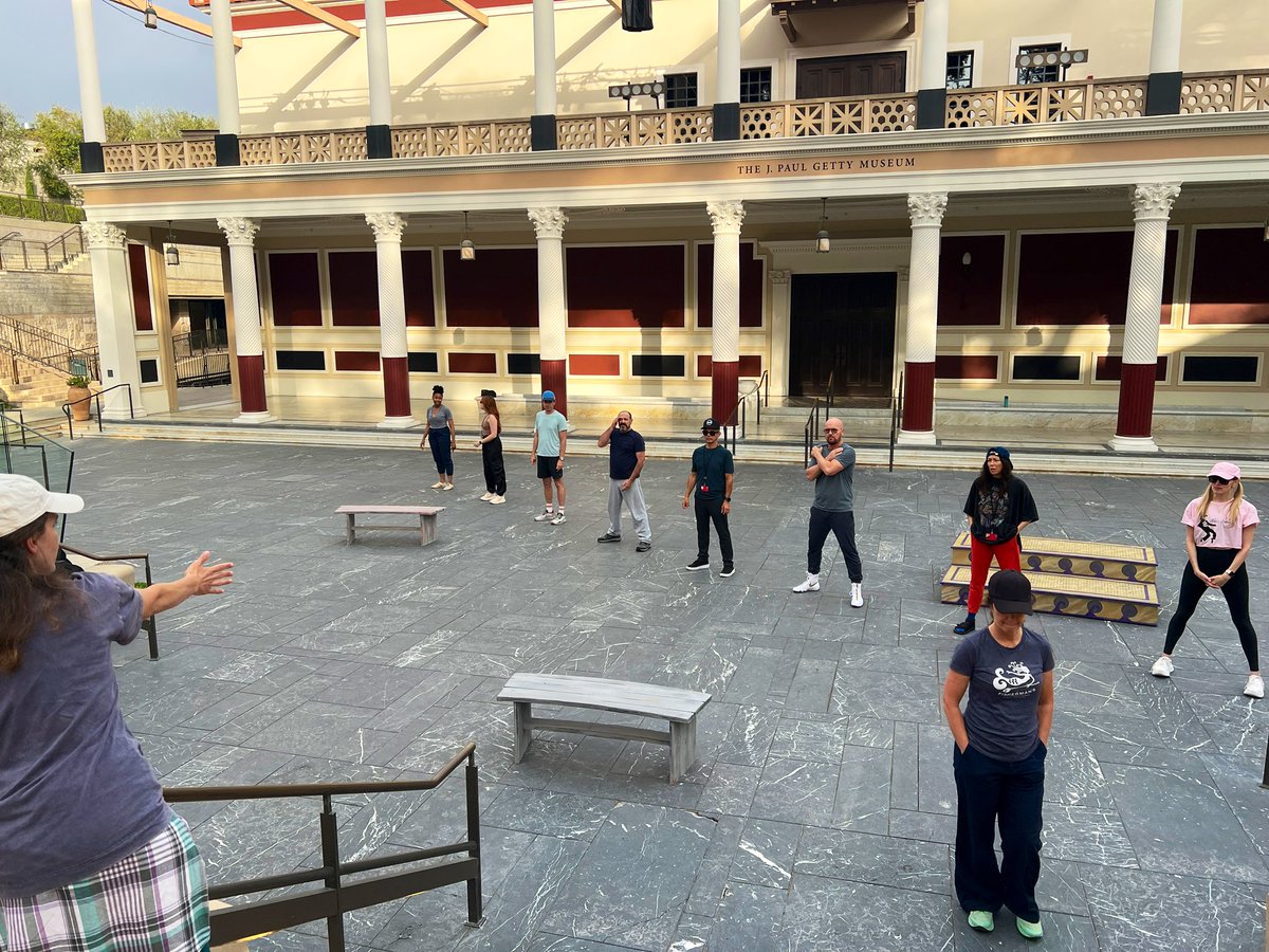 LINING UP TO SEE OEDIPUS AT GETTY VILLA LIKE…