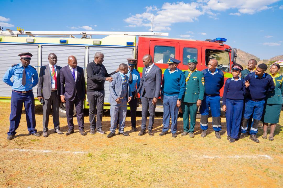 It is good for Mayor Mafume to work with billionaires in the capital for the betterment of Harare. Mayor Mafume is taking the right steps