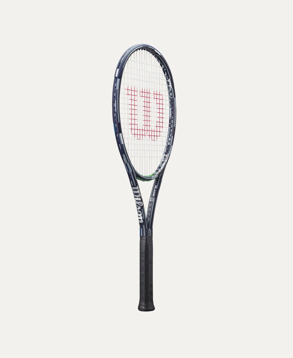 takuma_de's tweet photo. 朝起きたらBlade 98 v9のUS Openモデルが再入荷したとの通知があったので、思わずポチッと🎾

カラーリングがめっちゃカッコよくて一目惚れしてたんですが、G4が売り切れてたのですよね。。

無事購入できて大満足です。

#Wilson #Blade98v9 https://t.co/kZa565gDco