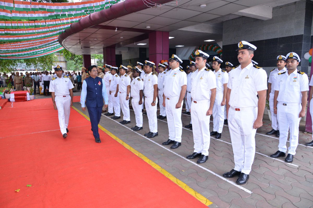 ChennaiCustoms's tweet photo. Chennai Airport & Air Cargo Commissionerates celebrated the 79th IndependenceDay at New Custom House, Meenambakkam, Chennai-600016. Principal Commissioner Dr. M.G. Thamizh Valavan hoisted the National flag & urged officers to uphold integrity & service to the nation. #Independenceday2025 #ChennaiCustoms #Cbic 
@cbic_india