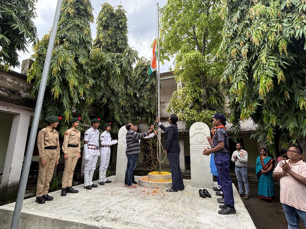 Sam_Satapathy's tweet photo. Happy 79th Independence Day! 🇮🇳
May this day fill our hearts with pride, patriotism, and gratitude for the sacrifices that gave us our freedom. Let's celebrate our rich heritage and the vibrant spirit of a diverse nation united under one flag.
#79thIndependenceDay #ProudIndian https://t.co/AAG3Ly5xhr