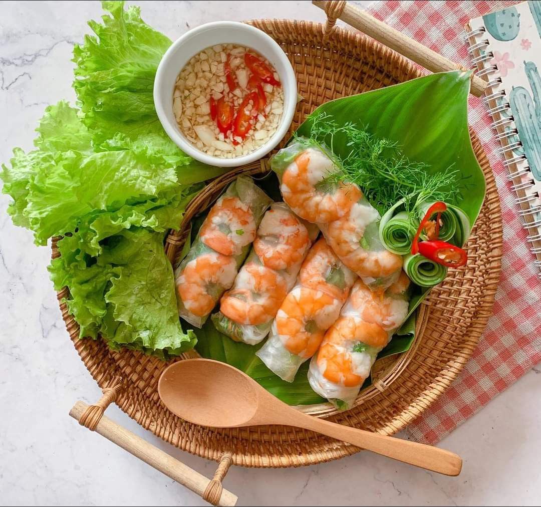 Yuanrongpath's tweet photo. Fresh, colorful, and bursting with flavor — these Vietnamese fresh spring rolls are packed with shrimp, crisp veggies, and herbs, served with irresistible dipping sauces. 🥗🦐
#VietnameseFood #FreshSpringRolls # https://t.co/6nneL3lTFh