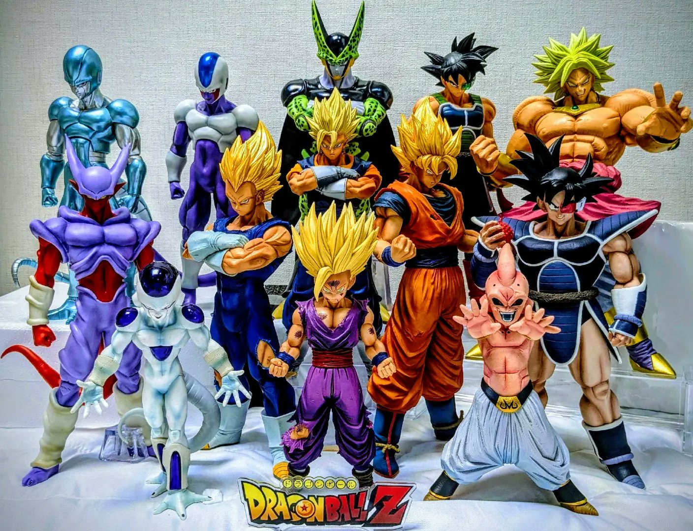 ドラゴンボールZ フィギュアとクリスタルボール 11個まとめ売り ドラゴンボールZ フィギュアとクリスタルボール 11個まとめ売り