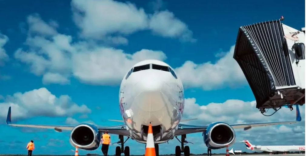 🗣️La Generalitat i el Ministeri de Transports han tancat amb Aena l'acord per ampliar l'aeroport de Barcelona-El Prat.

✈️La inversió total serà de 3.000 milions per remodelar el segon aeroport més gran d'Espanya.

elpais.com/expres/2025-06…