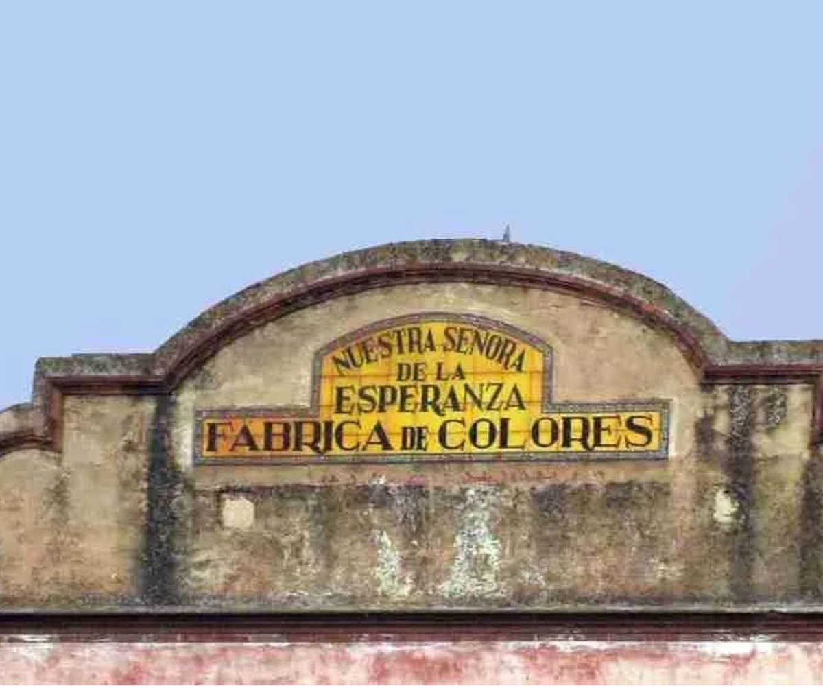 LÁ FÁBRICA DE COLORES DE SAN JERÓNIMO. CON NOCTURNIDAD Y ALEVOSÍA. Derribo de agosto de 2025 en San Jerónimo, Sevilla. Magnífico video de denuncia de Paulina Ferrer. Otra felonía más contra el #patrimonioregionalista e y el #patrimonioindustrial de #Sevilla: la fábrica de Colores