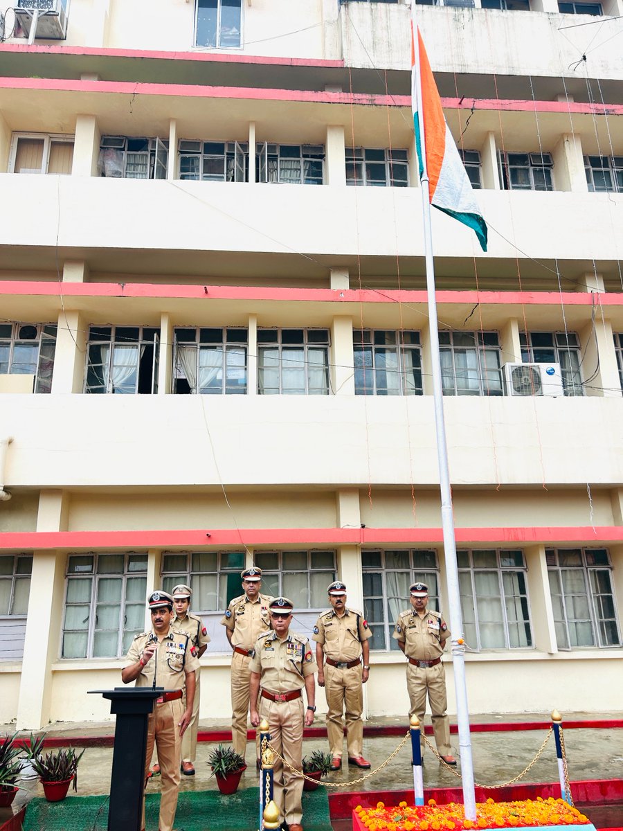 AproHq's tweet photo. IGP(C) Shri Akhilesh Kr Singh, IPS, with DP(C) Shri Prasanta Saikia &amp; APRO HQ team, celebrated Independence with pride, unity &amp; the tricolour soaring high.
@assampolice @HardiSpeaks @akhilesh03ips https://t.co/VtTaWvOlxY