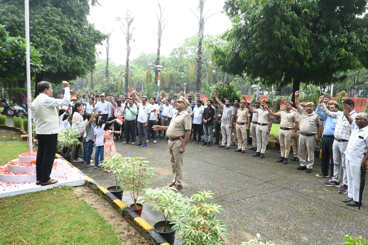 Indiametdept's tweet image. भारत मौसम विज्ञान विभाग में 79 वें  स्वतंत्रता दिवस का उत्सव

79वें स्वतंत्रता दिवस पर, भारत मौसम विज्ञान विभाग हमारी राष्ट्र-भावना को सलाम करता है — जो दृढ़, और निरंतर प्रगति के पथ पर अग्रसर है।
भारत मौसम विज्ञान विभाग  किसानों  सहित सभी नागरिकों और समुदायों की सुरक्षा के लिए…