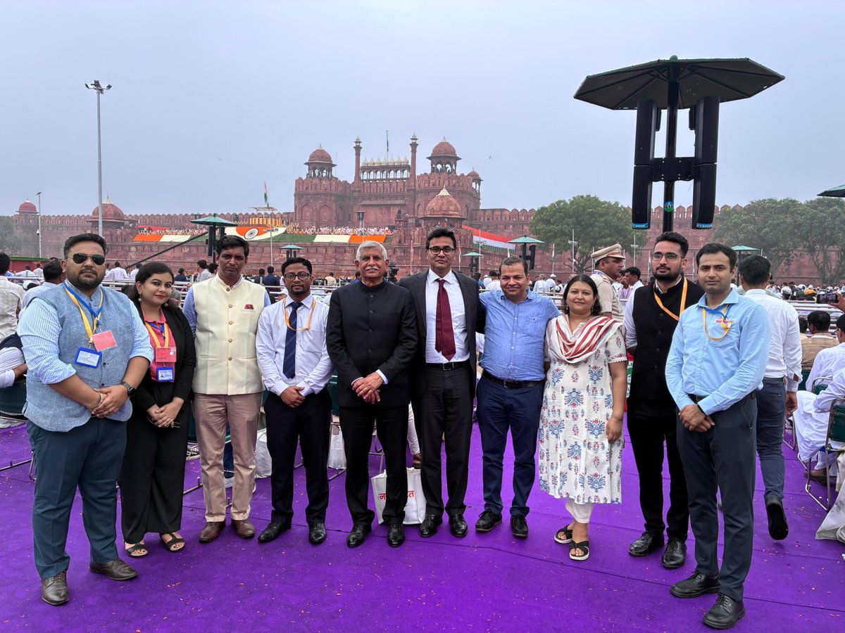 India_iDEX's tweet photo. #IndependenceDay25🇮🇳| A proud day for #iDEX
Our #iDEX winners, pioneers of defence innovations, were invited as Special Guests at the Red Fort celebrations led by PM @narendramodi
From innovation labs to the nation’s grand stage, building a #NayaBharat &amp; shaping #ViksitBharat2047 https://t.co/B7OhdNq7Ni