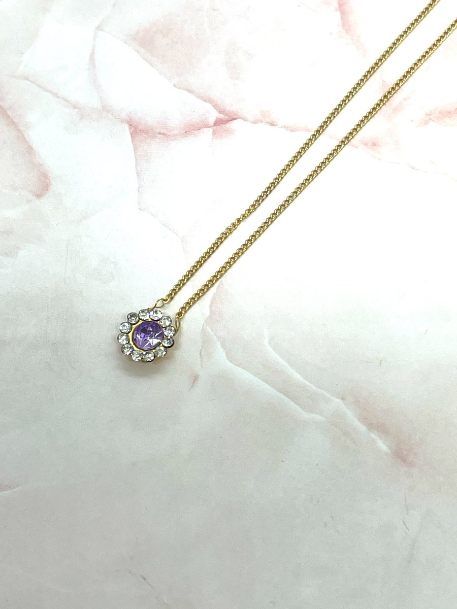 ateliercrystal's tweet photo. 紫色のお花ネックレス。
こちら納品予定です。
1000円(税込み)
#東十条 #十条駅 #東京都北区 #ハンドメイド作品 #箱庭jujo #handmadeartist https://t.co/L4t4PY7bsm